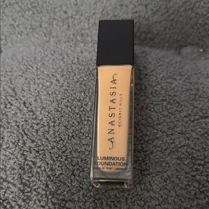 Anastasia Beverly Hills Luminous Foundation - Warm Beige